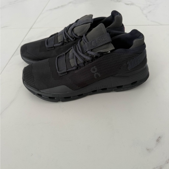 On Running Cloud Nova Women’s Running shoes size 6, 7, 8 - Picture 3 of 4